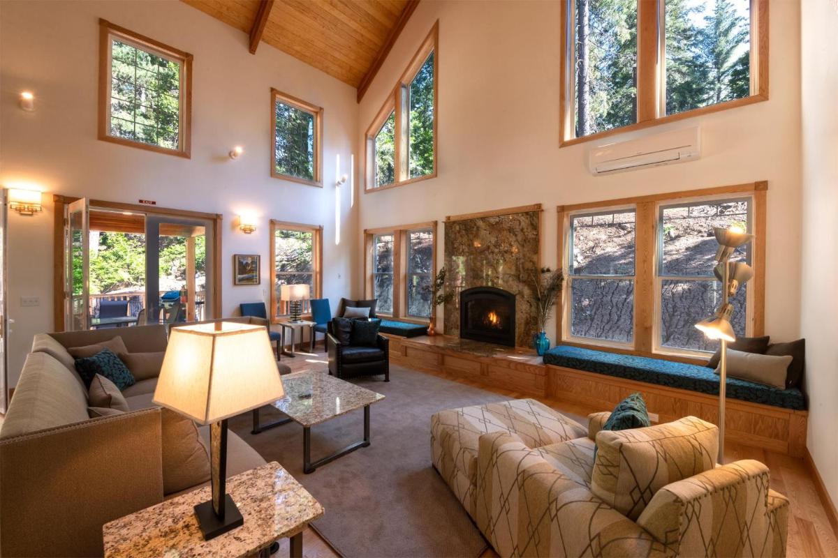 A Blue Sky Lodge - Housity