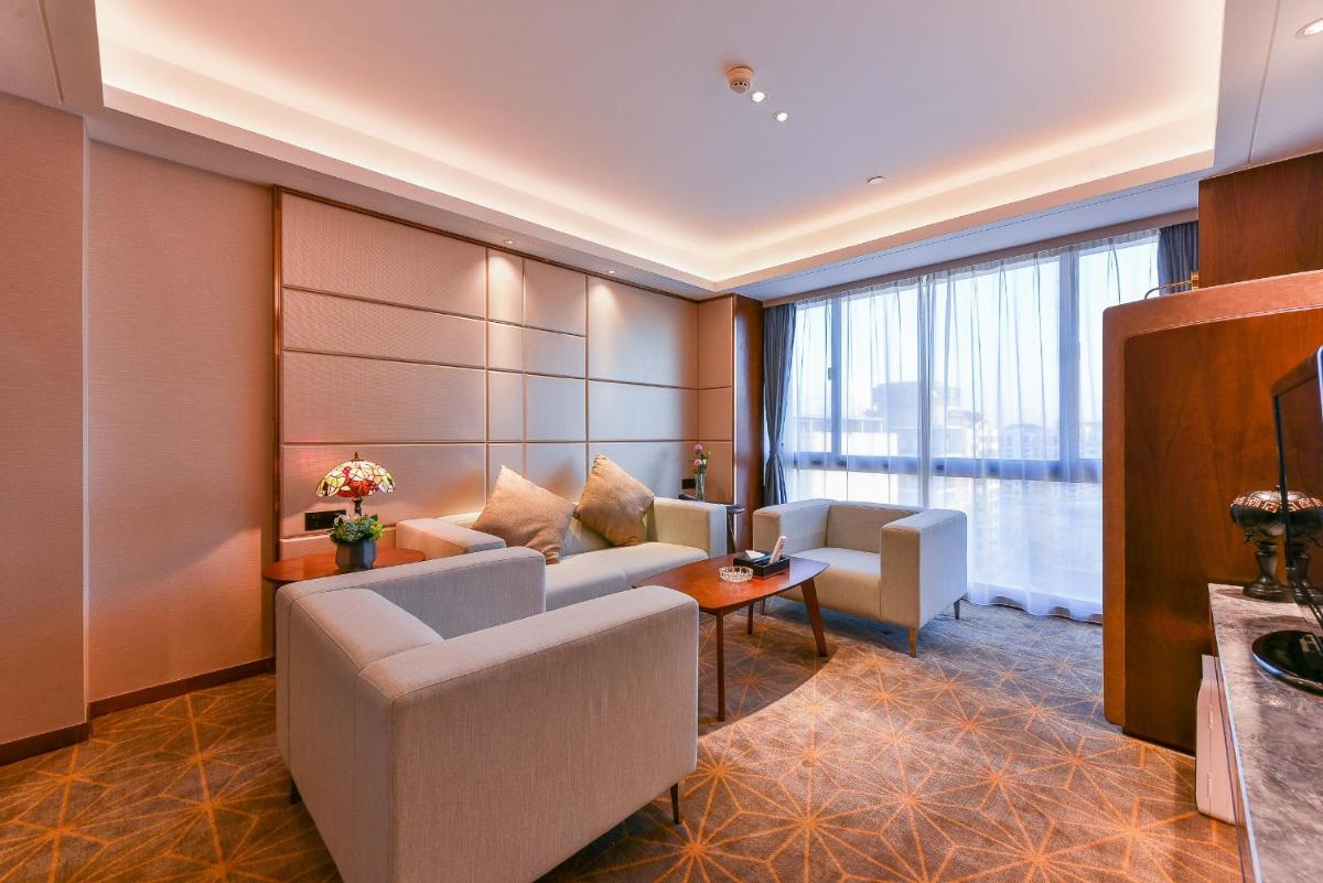 Guilin Plaza Hotel - Housity