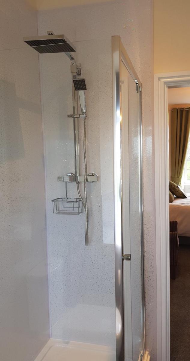Ensuite Bed And Breakfast Rooms At The Ring Pub - Housity