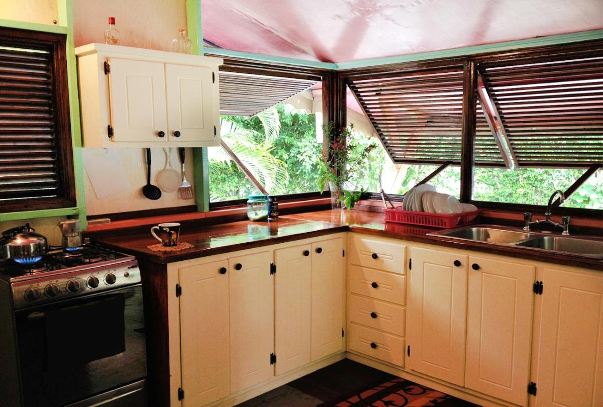 Creole house 2 bedrooms with garden Best View Rodney Bay 21 - Housity