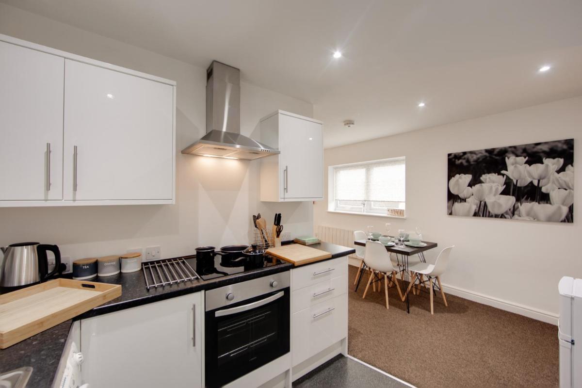 Ashford Getaway - FREE PARKING - SUPERFAST WIFI - NETFLIX - DESIGNER OUTLET CENTRAL - Housity