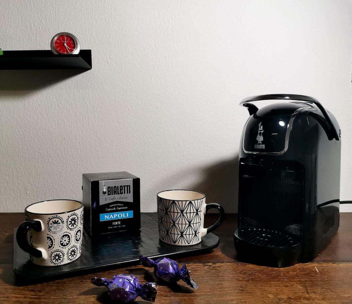 PARMA EXPRESS Traveller's Lodging III front Station FS con Parking privato - Housity