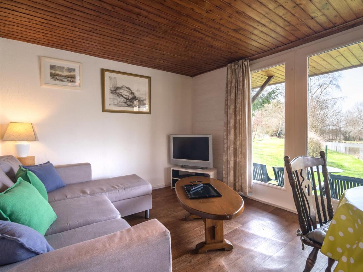 Splendid Chalet in Gouvy with Fenced Garden - Housity