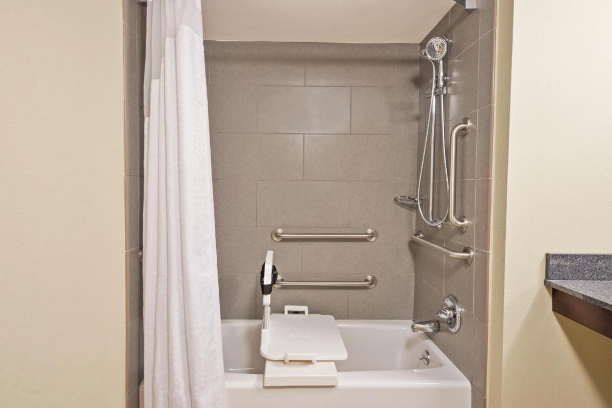 Holiday Inn Harrisburg East, an IHG Hotel - Housity