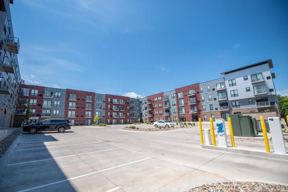Sleepover Iconic Des Moines Apartments - Housity
