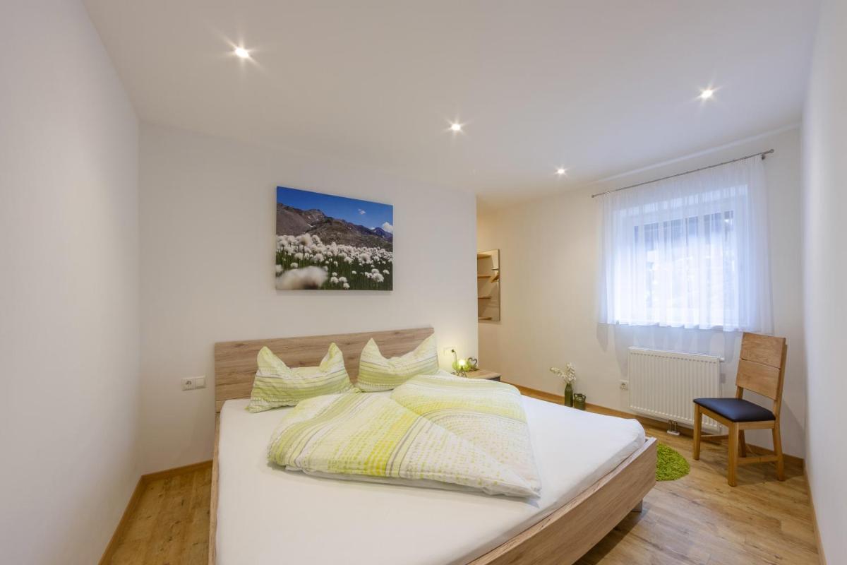 Apartments Hubertus - central St Leonhard - free parking - Netflix - PasseiertalCard included - hiking and biking from doorstep - Housity