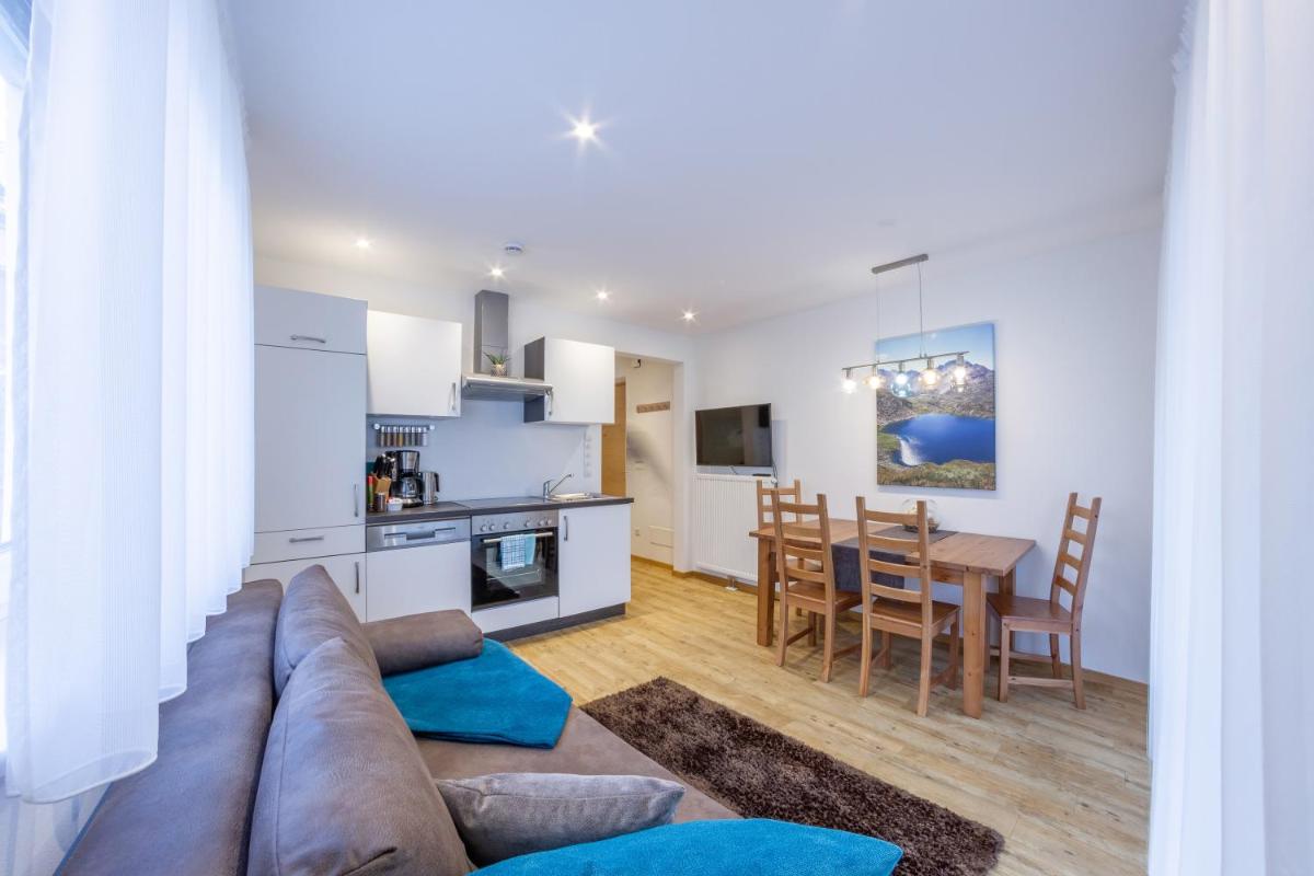 Apartments Hubertus - central St Leonhard - free parking - Netflix - PasseiertalCard included - hiking and biking from doorstep - Housity