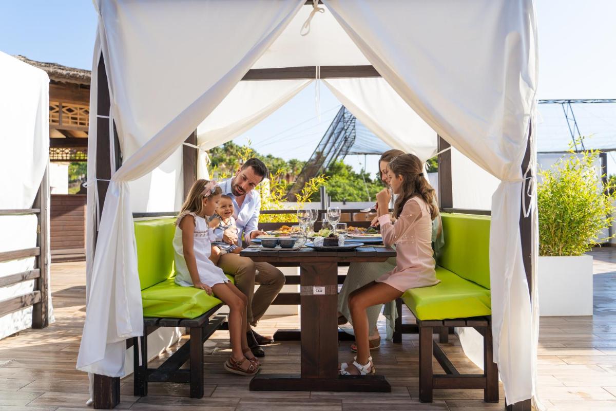 Clientes alojados en Magic Natura Resort