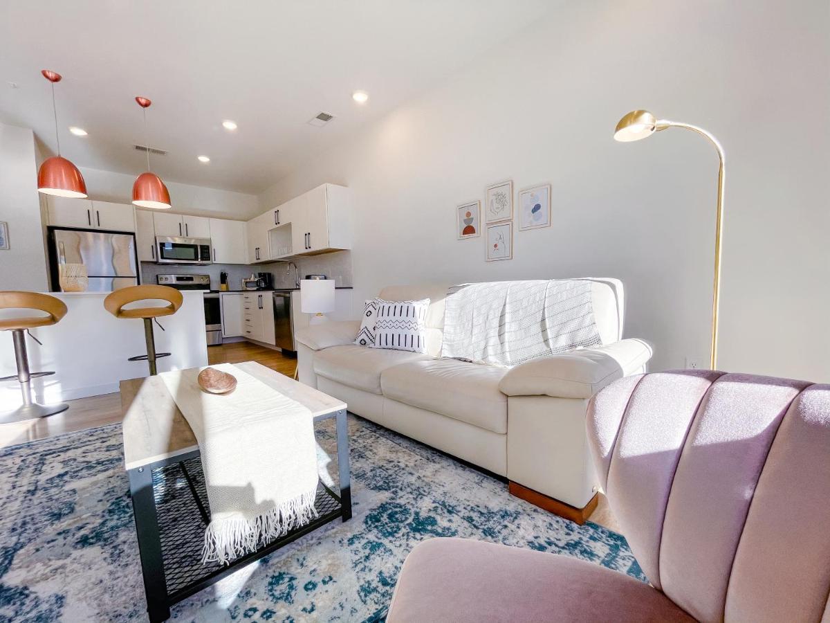 Bright 1BD/1BA Downtown Omaha - Housity