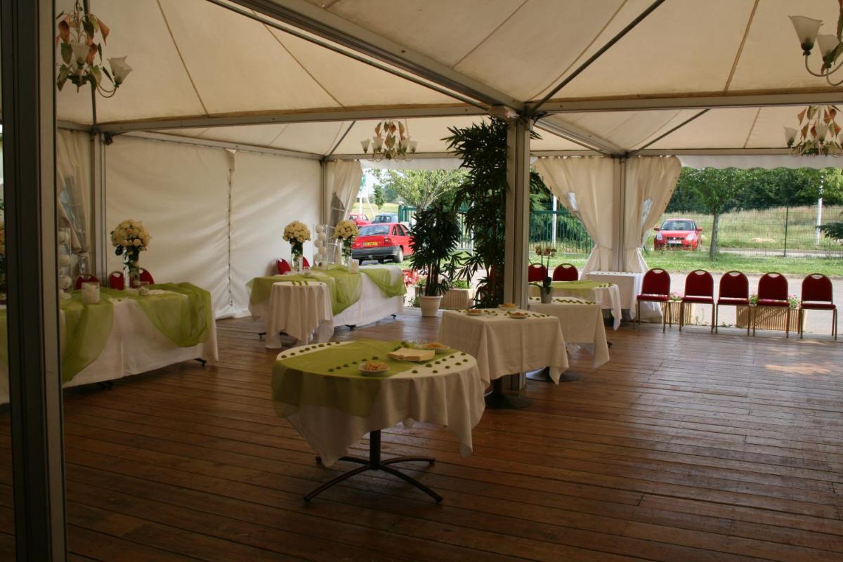 Restaurant ou autre lieu de restauration dans l'établissement Espace Leonard De Vinci