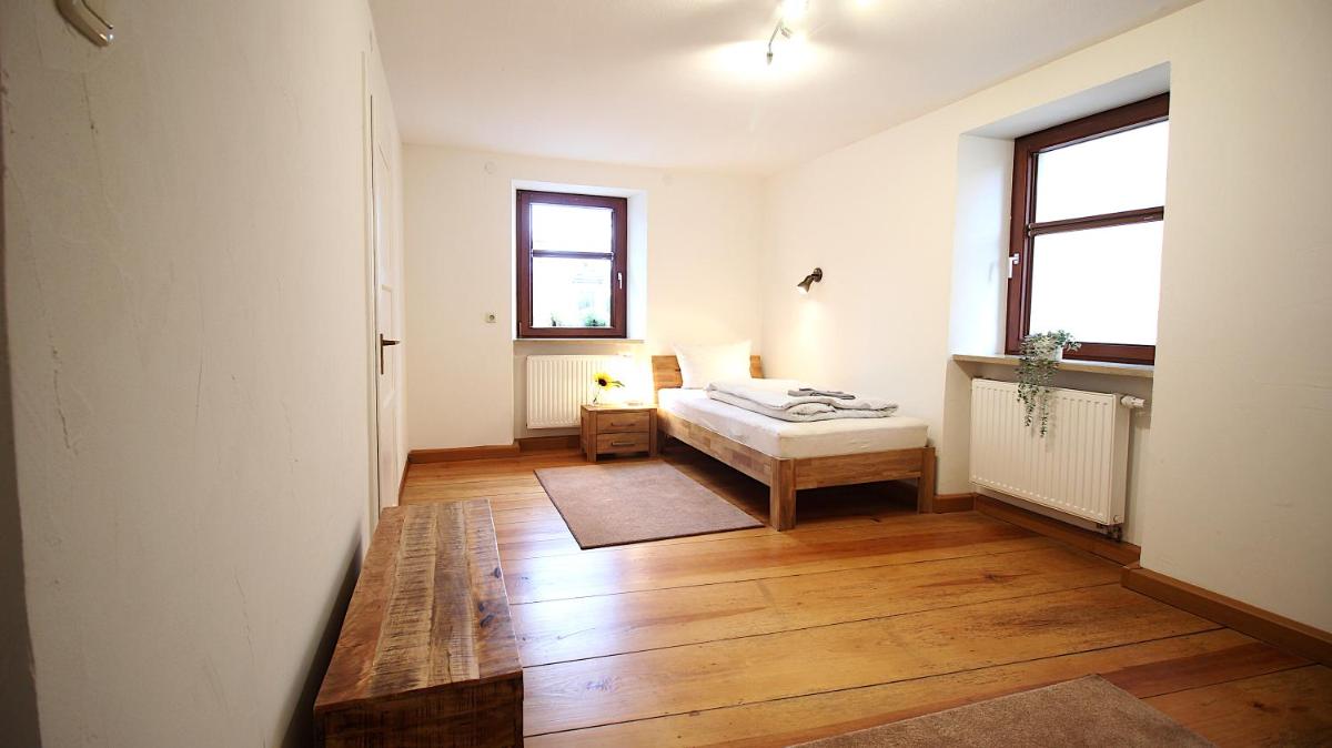 Ferienwohnung am Wasserschloss 1-3 - Housity