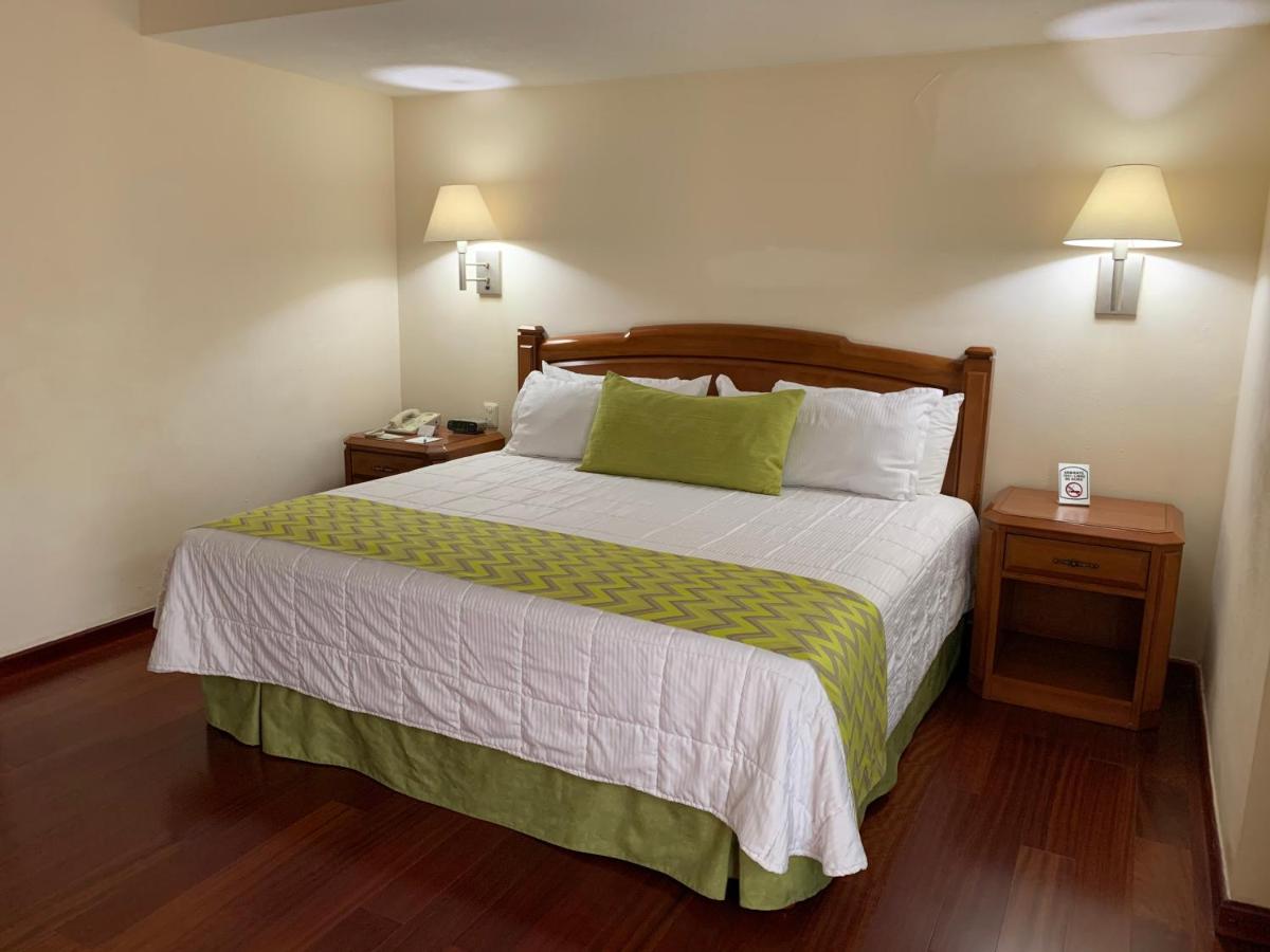 Hotel Villa Florida Puebla - Housity