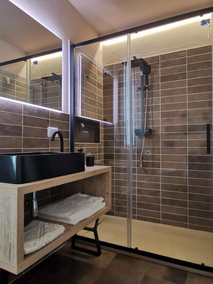 Suitetrails - PARMA EXPRESS little Apartments with Privat Parking