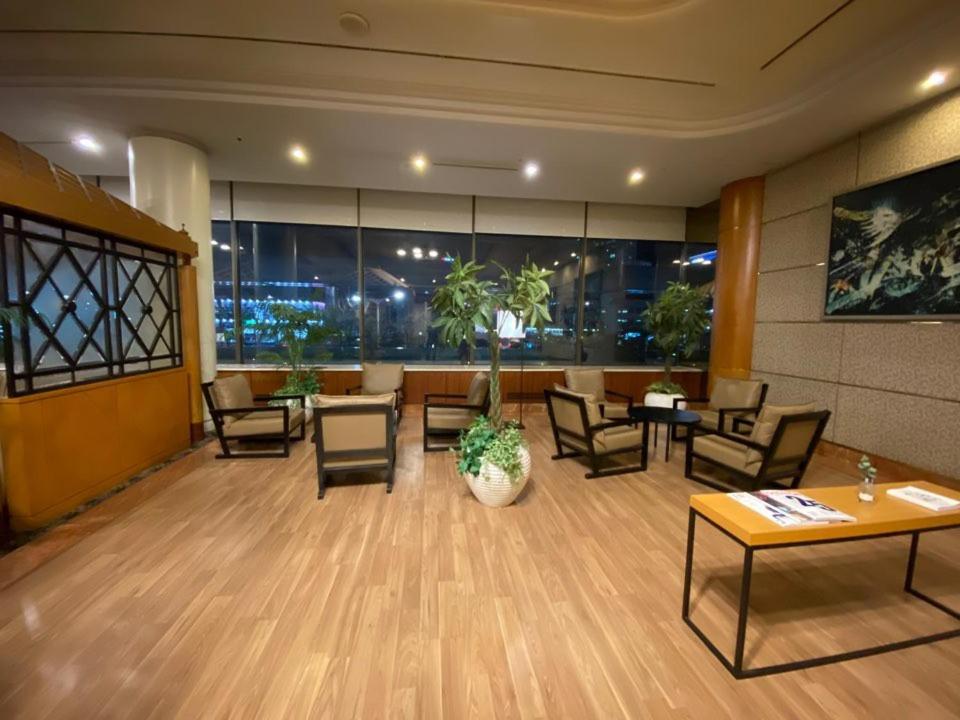 Hotel Paragon - Housity