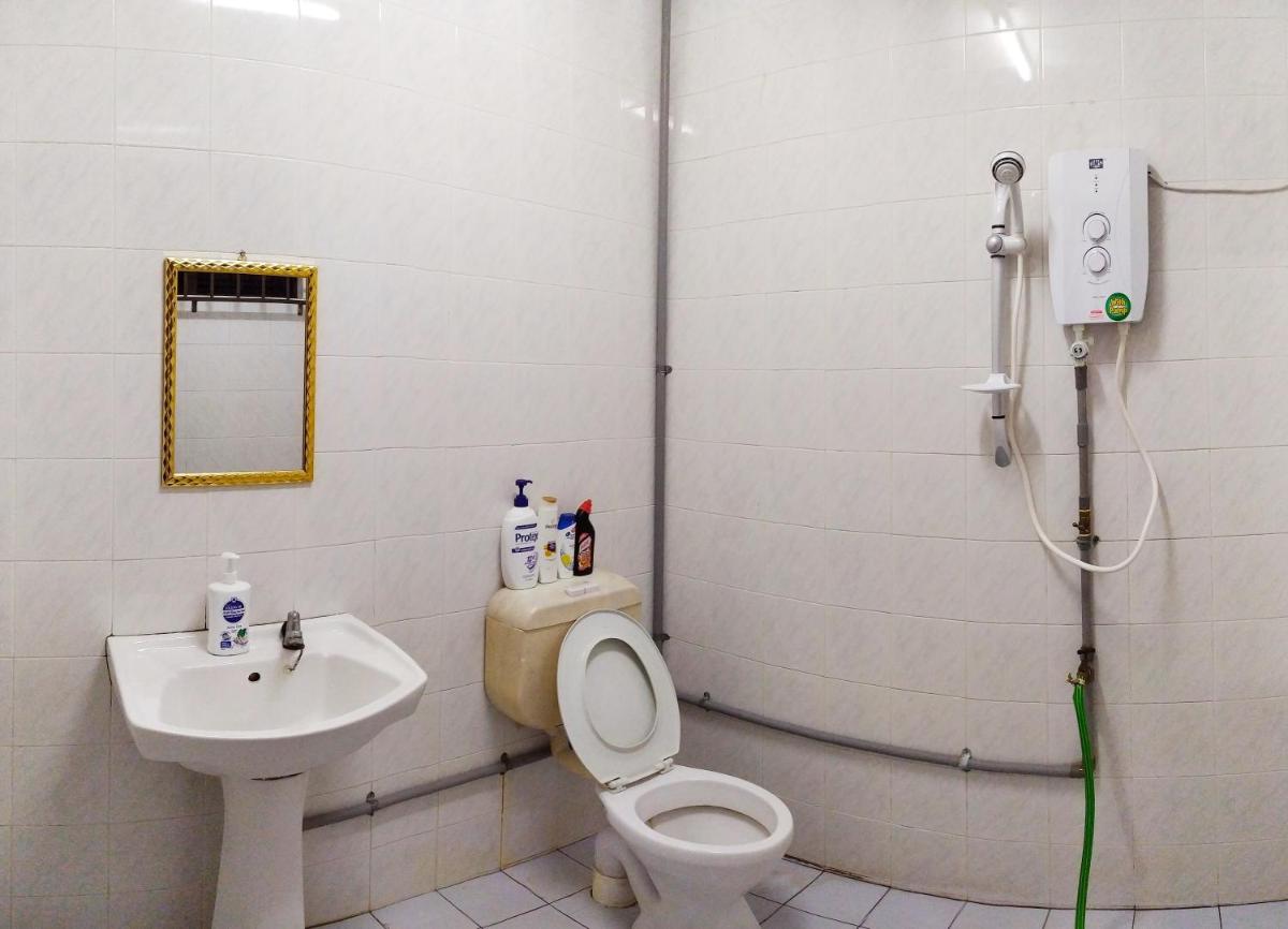 Victoria Homestay Sibu - Next to Shopping Complex & Large Car Park Area with Autogate - Hizvo
