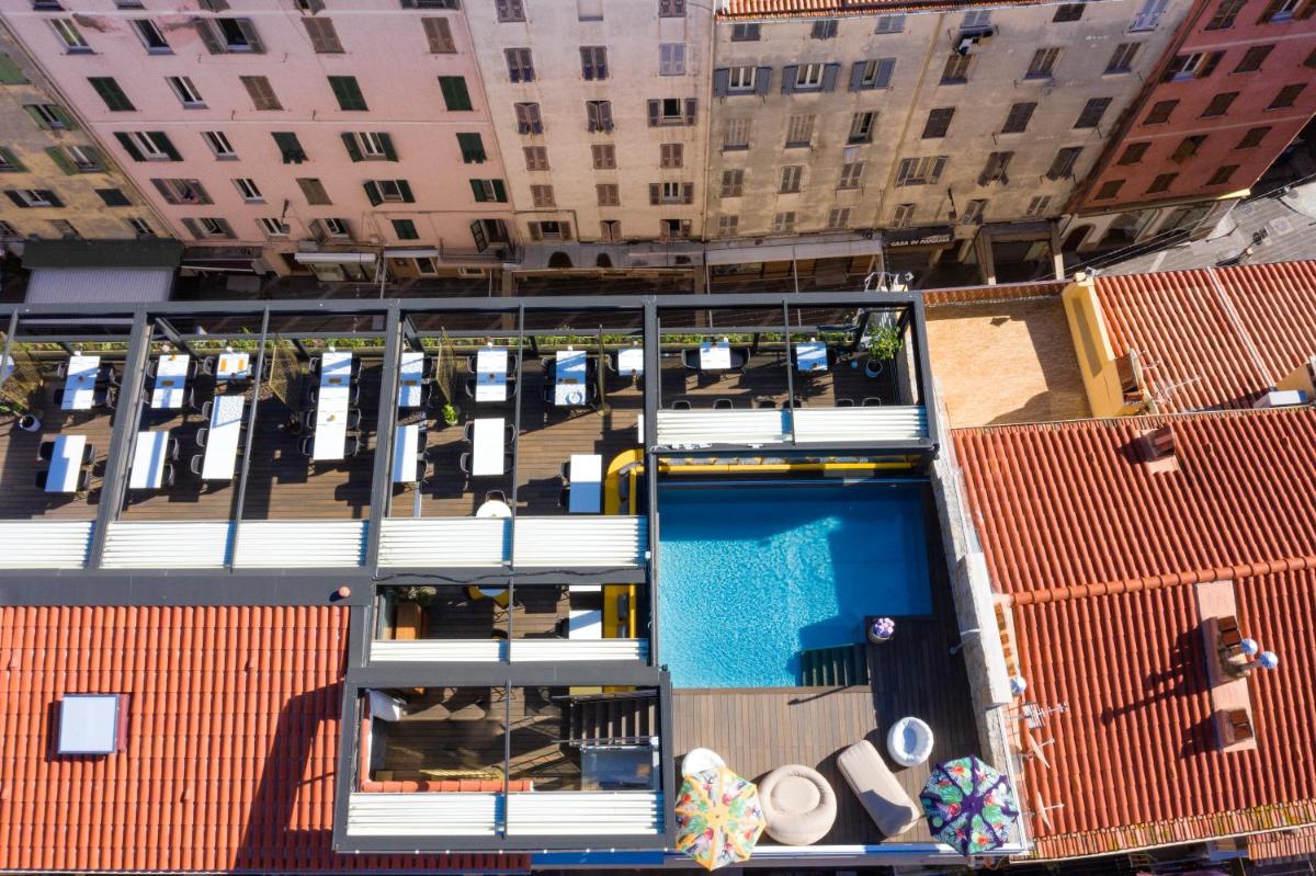 Piscine de l'établissement Hôtel Fesch & Spa ou située à proximité