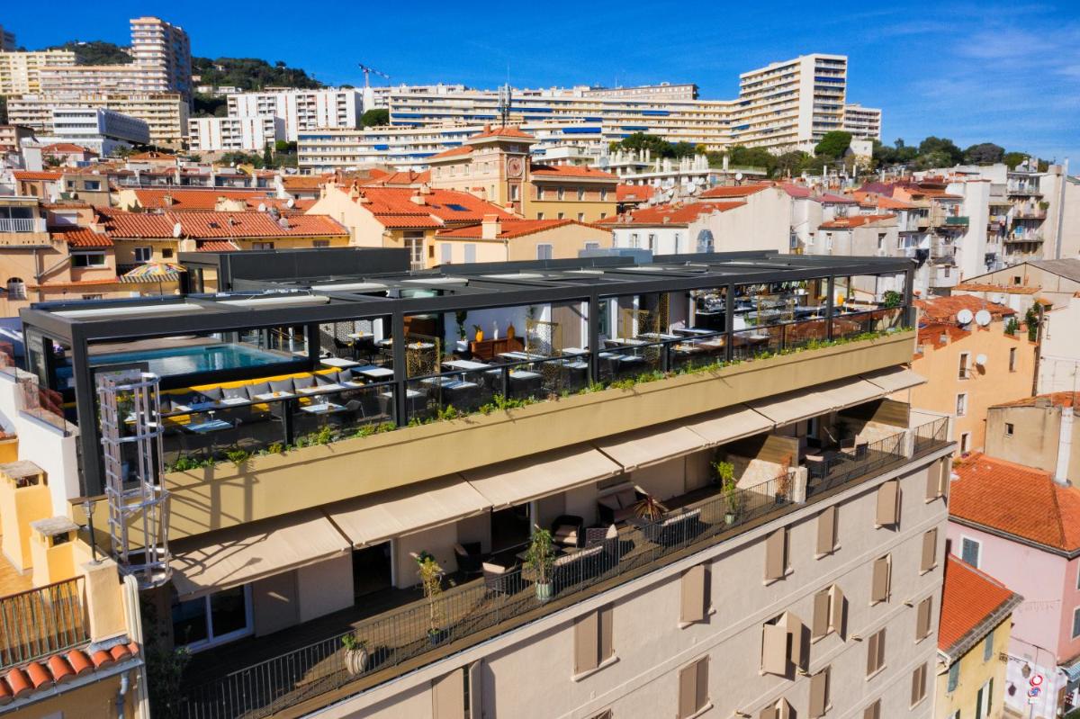 Vue générale sur Ajaccio ou vue de la ville depuis l'hôtel