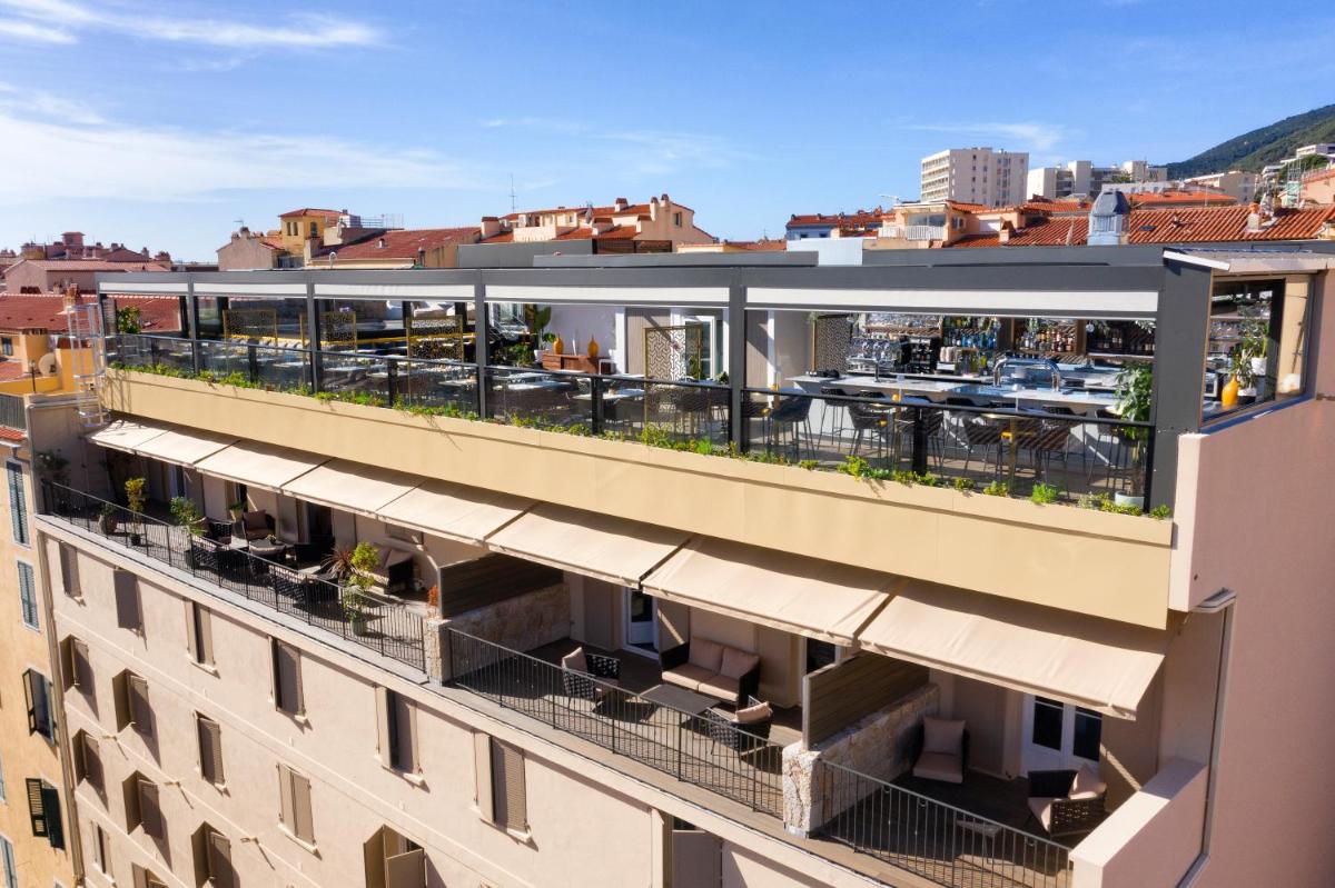 Balcon ou terrasse dans l'établissement Hôtel Fesch & Spa