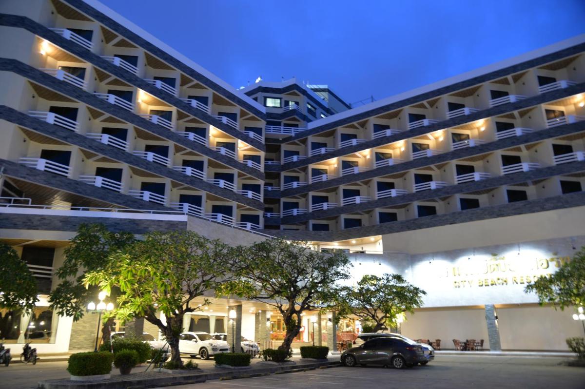 City Beach Resort - Housity