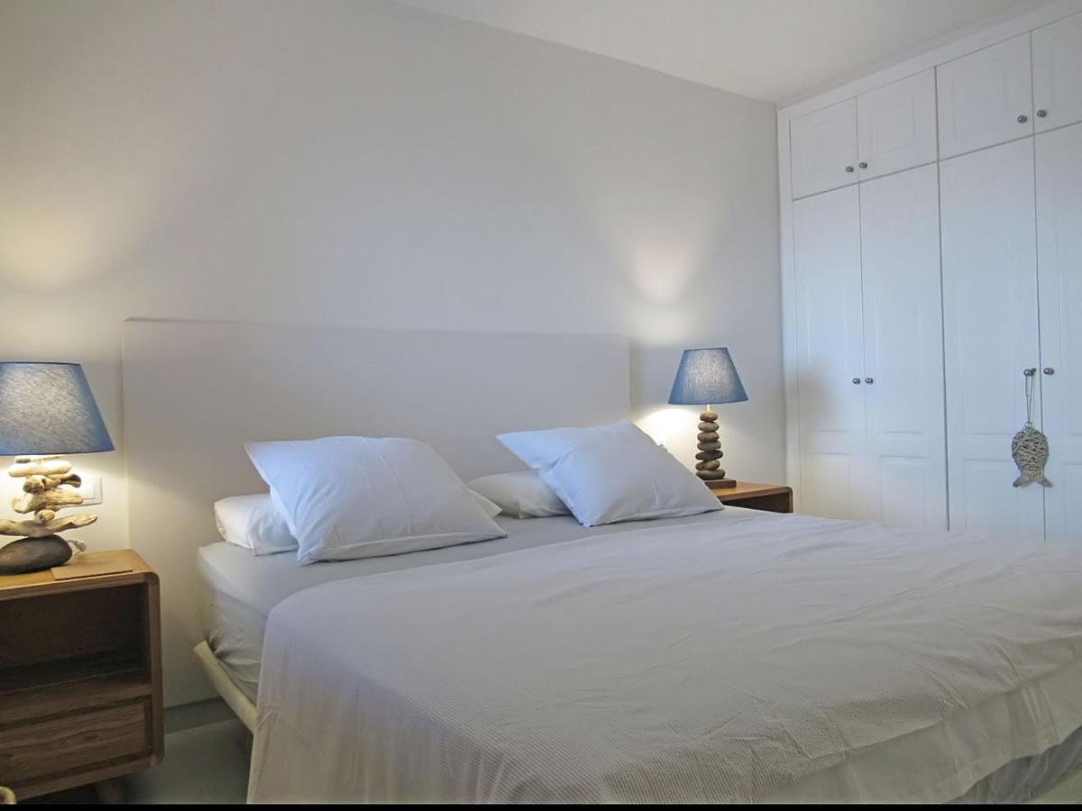 BARLOVENTO by RENTMEDANO Luxury beach front apartment with fantastic ocean views - Housity