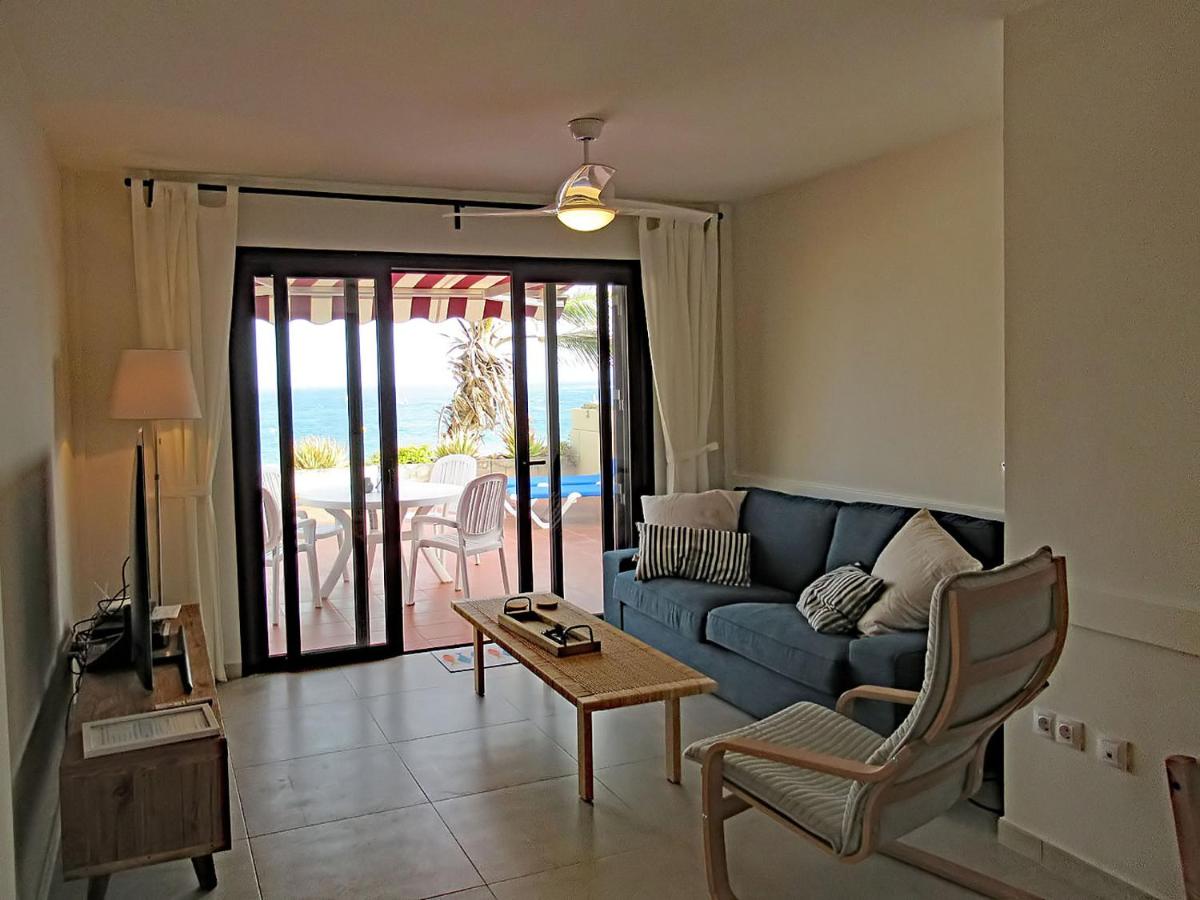 BARLOVENTO by RENTMEDANO Luxury beach front apartment with fantastic ocean views - Housity
