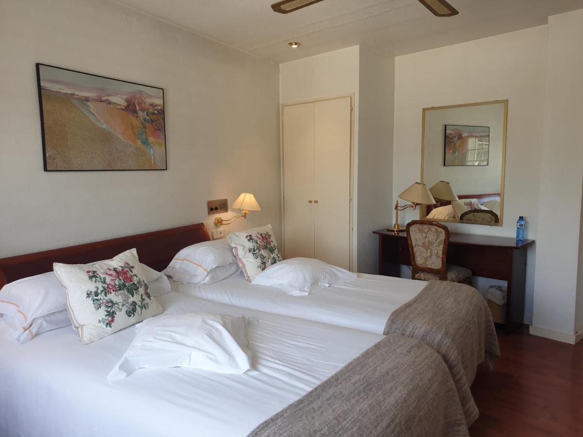 Hotel Pintor Marsà - Housity