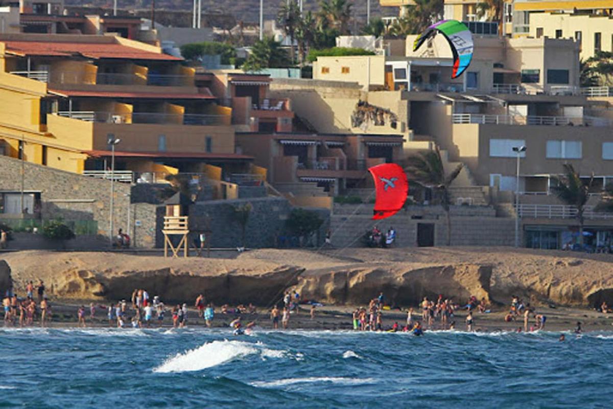 BARLOVENTO by RENTMEDANO Luxury beach front apartment with fantastic ocean views - Housity