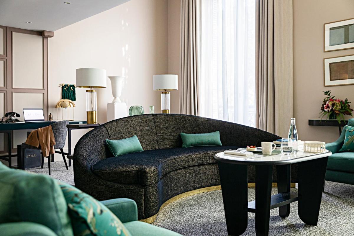Coin salon dans l'établissement Sofitel Le Scribe Paris Opera