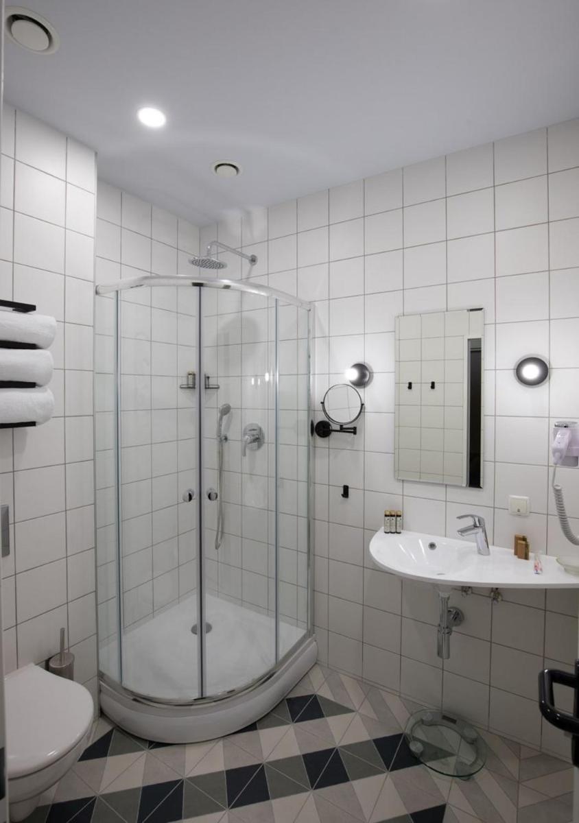 Four Rooms City - Housity