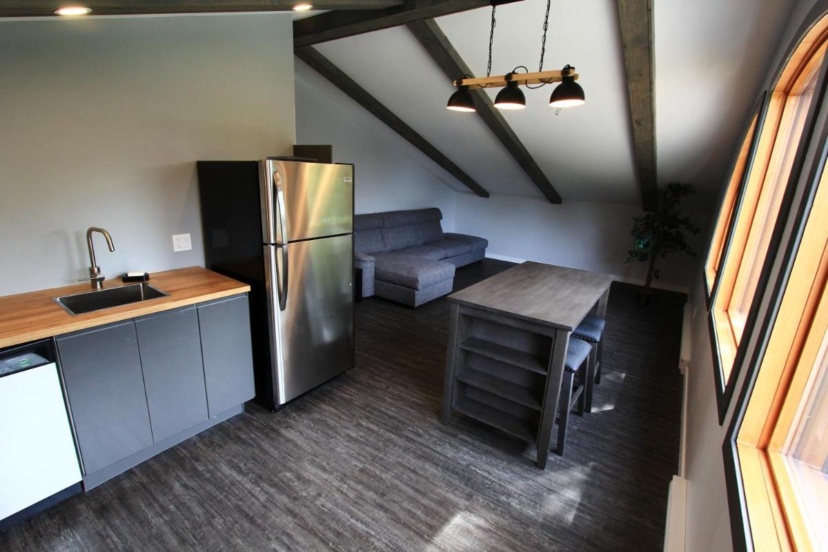 Le Nid doré sur le lac (Golden Nest on the lake) - Housity