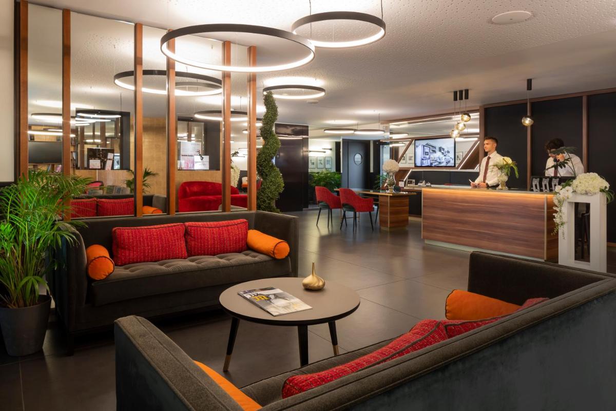 Clients de l'établissement HÔTEL & SPA Panorama 360