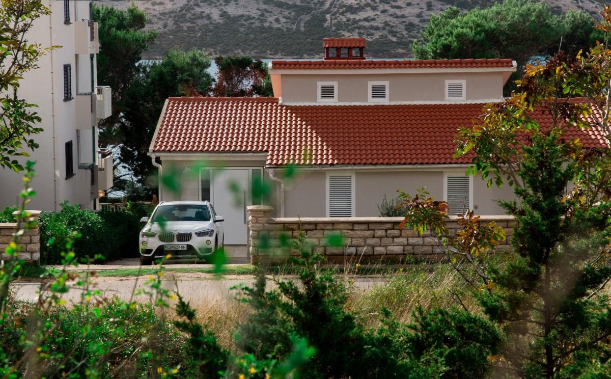 Vacation Family House on the Beach - Housity
