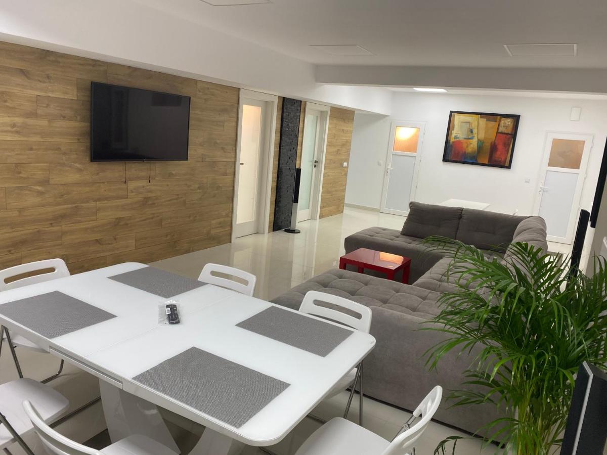 Hermann Apartments - Housity