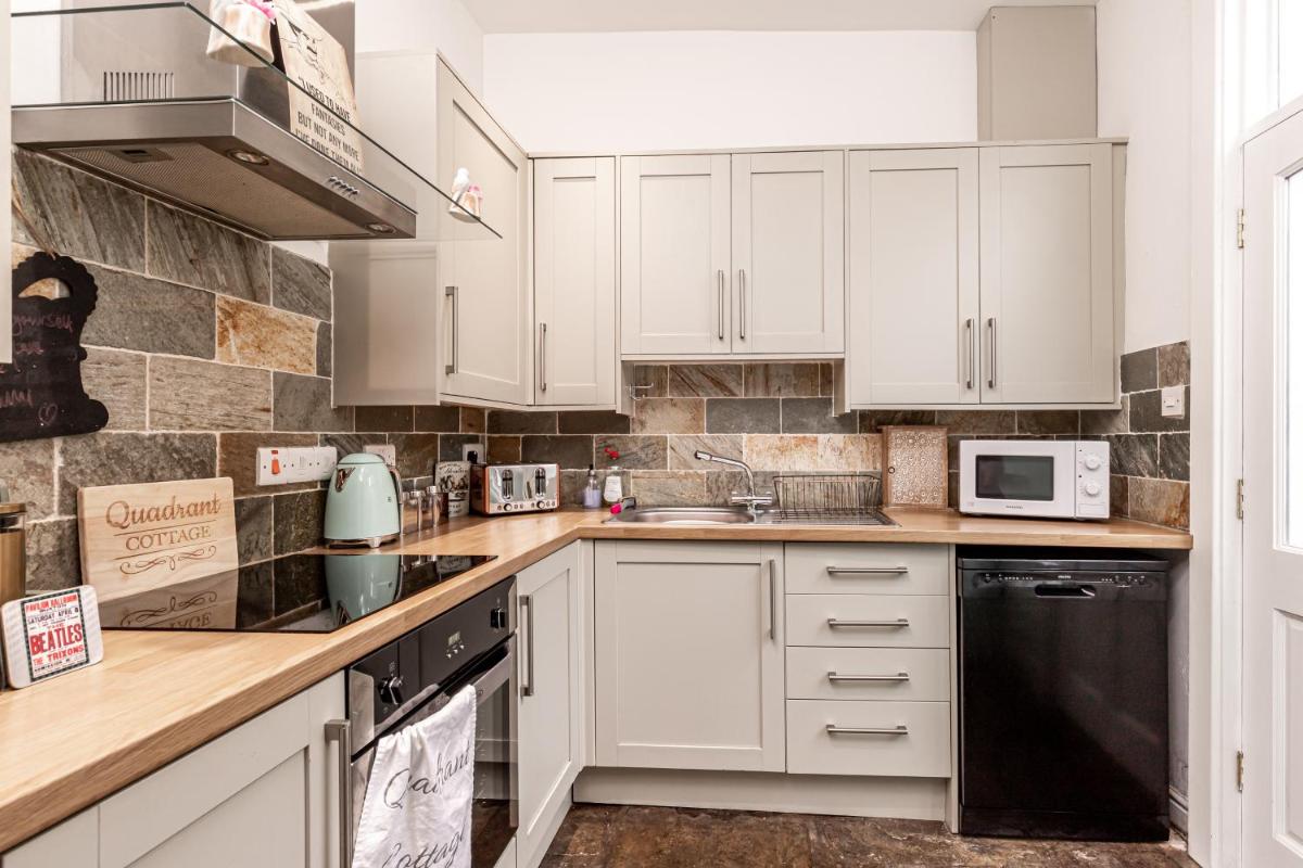 Quadrant Cottage - Housity