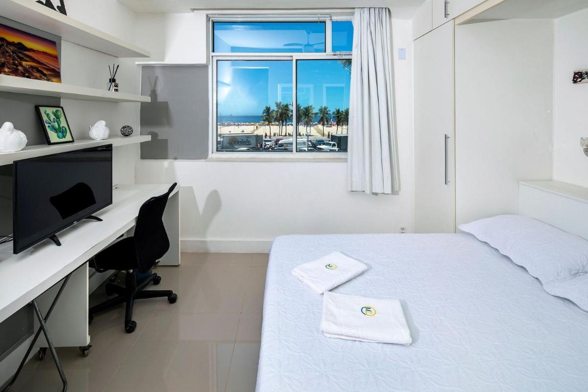 Studio frente mar no Leme para 2 pessoas - Housity