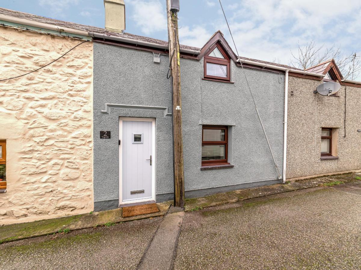 2 Ysgoldy - Housity