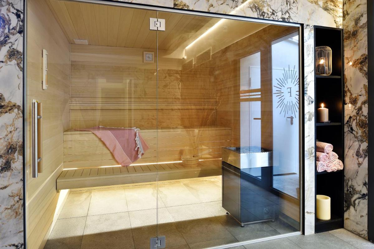 Salle de bains dans l'établissement Hôtel Fesch & Spa