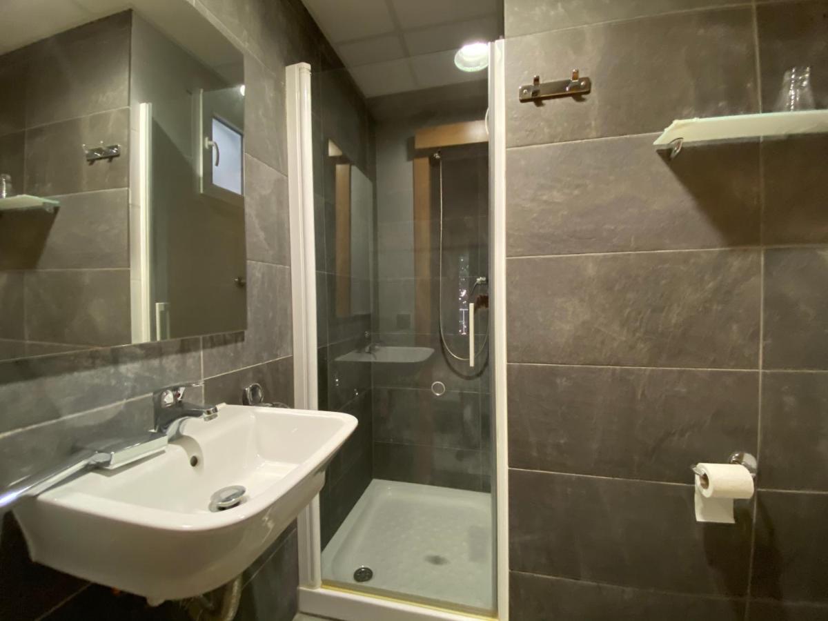 Hostal Bonavista - Housity