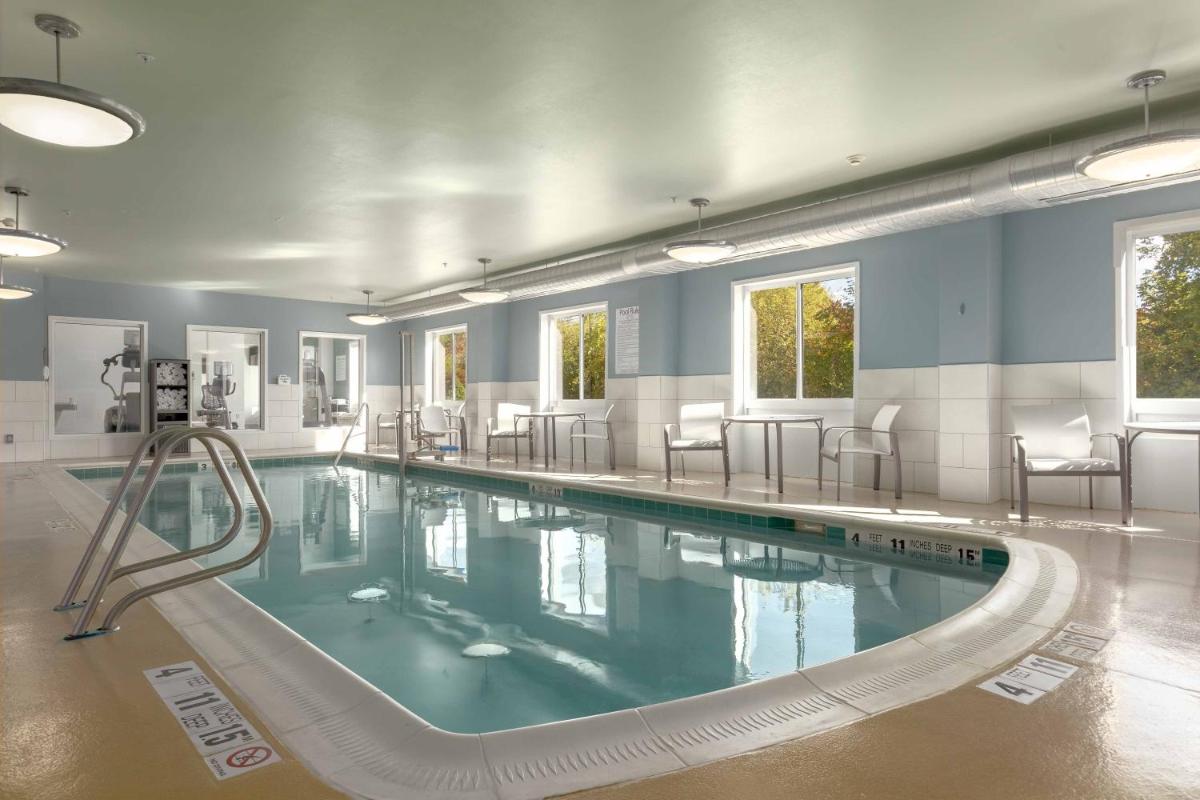 Holiday Inn Express Hotel &amp; Suites Binghamton University-Vestal, an IHG Hotel - Housity