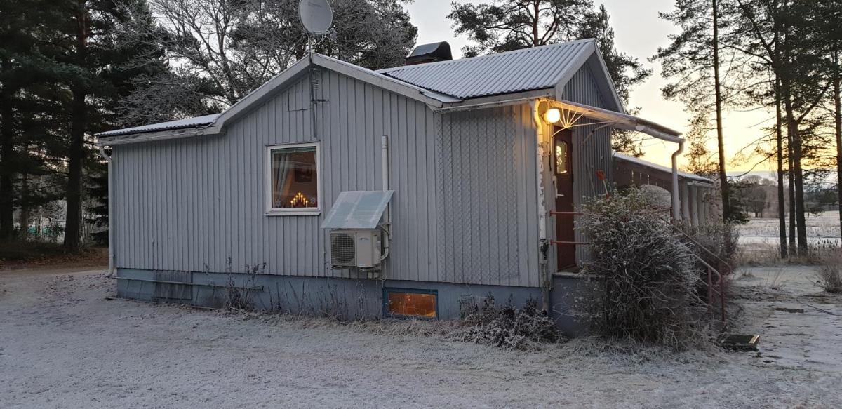 Semesterhus i Hälsingland nära Hassela skidbacke och strand - Housity