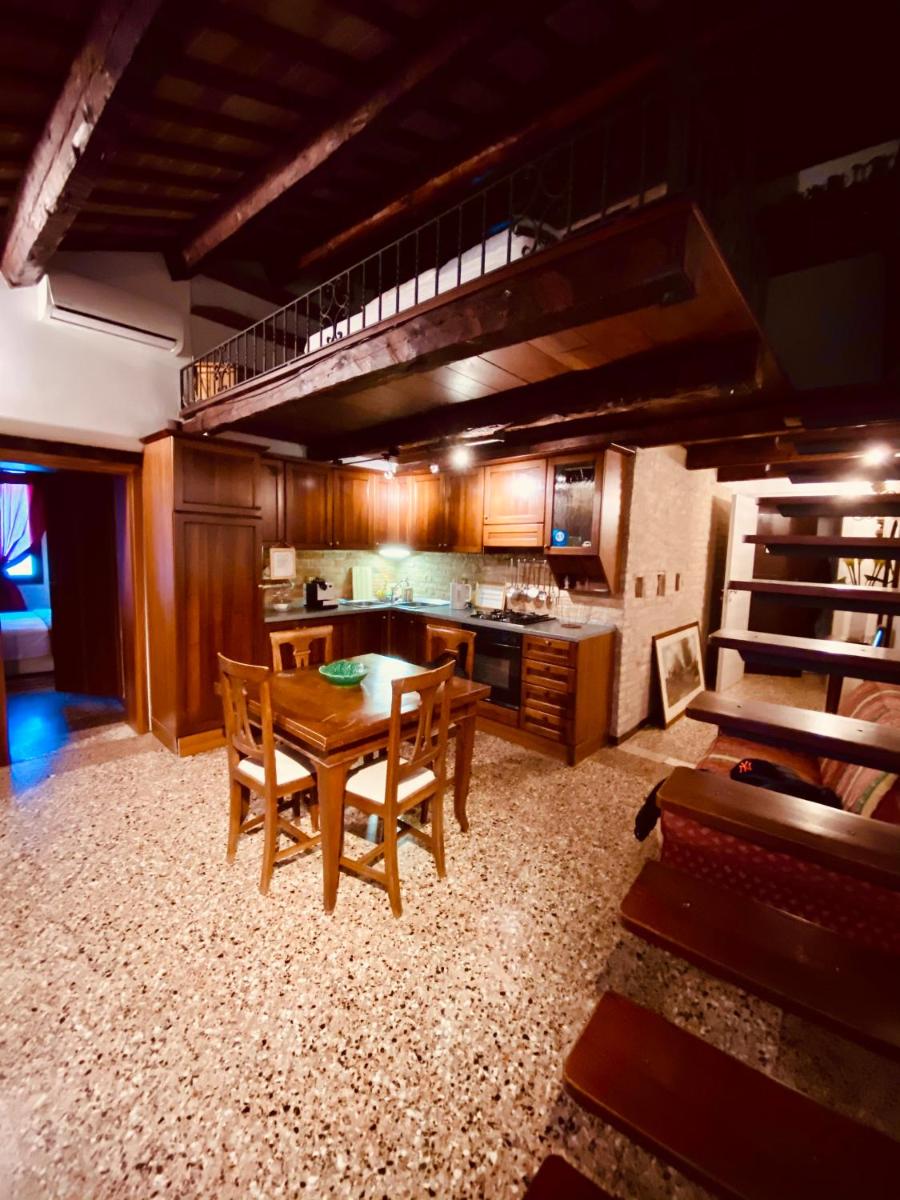 Suitetrails - Hesperia Apartment