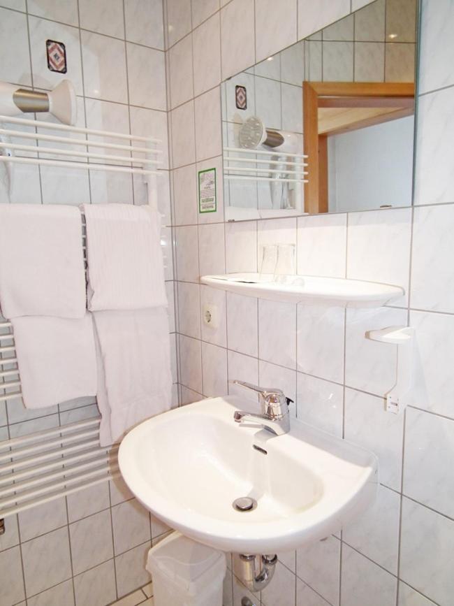 Gasthaus & Hotel Zur Linde - Housity