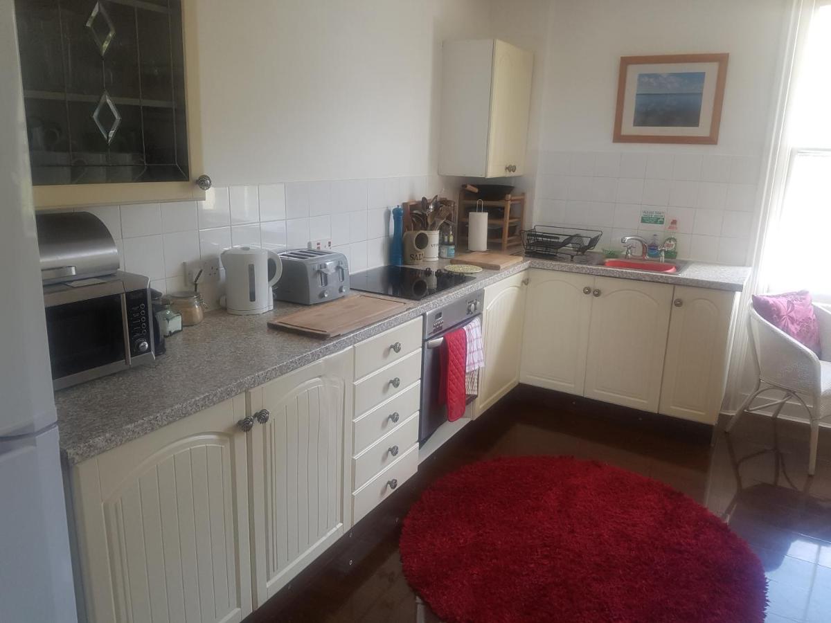 Spacious Victorian Flat 3 bed, Ideal Base for Snowdonia - Housity