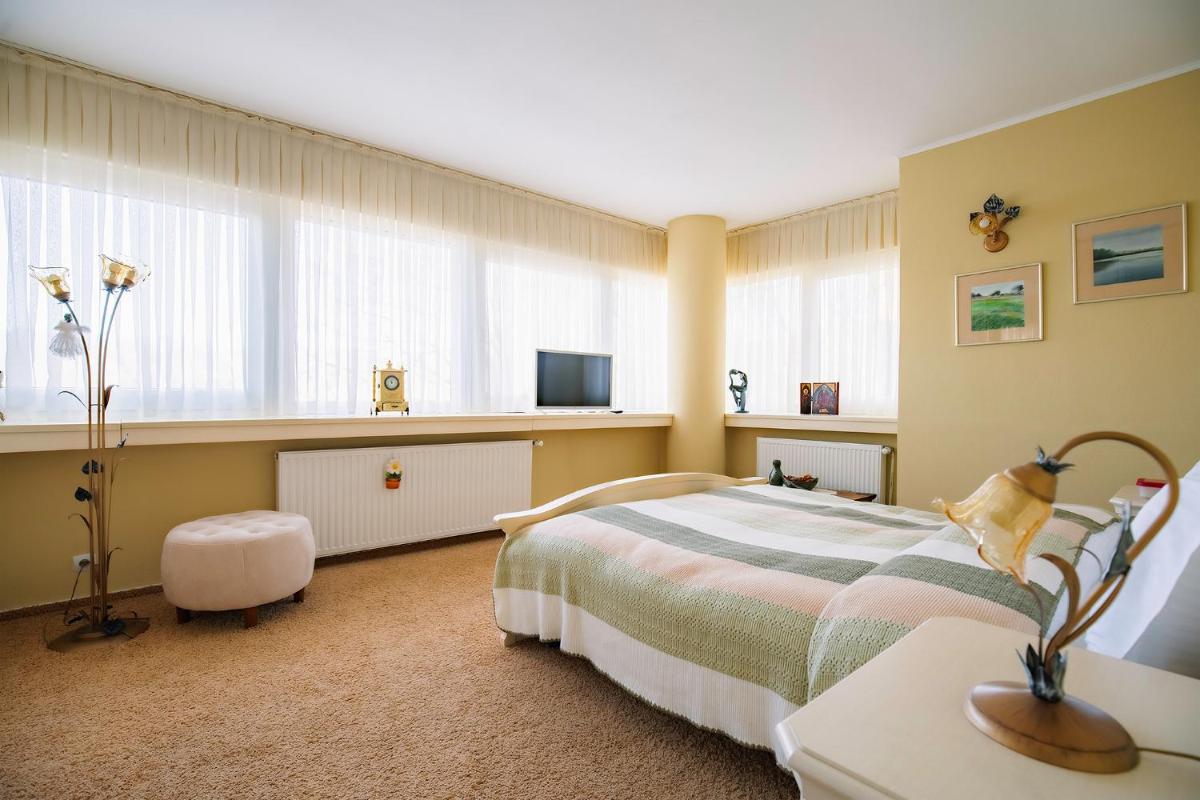 Premium Villa for Groups in Cerasu - MontePalazzo Elisabeta - Housity