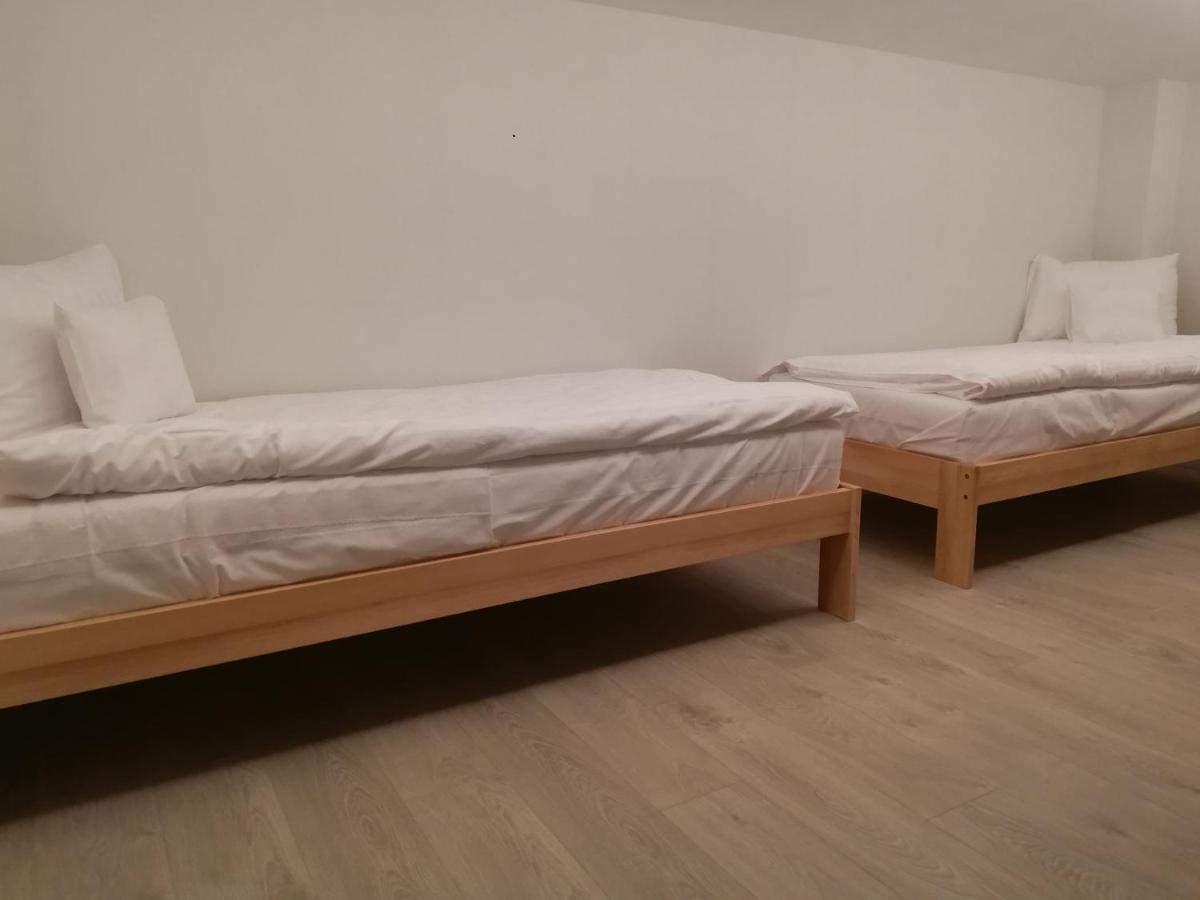 U ŹRÓDEŁ - Housity