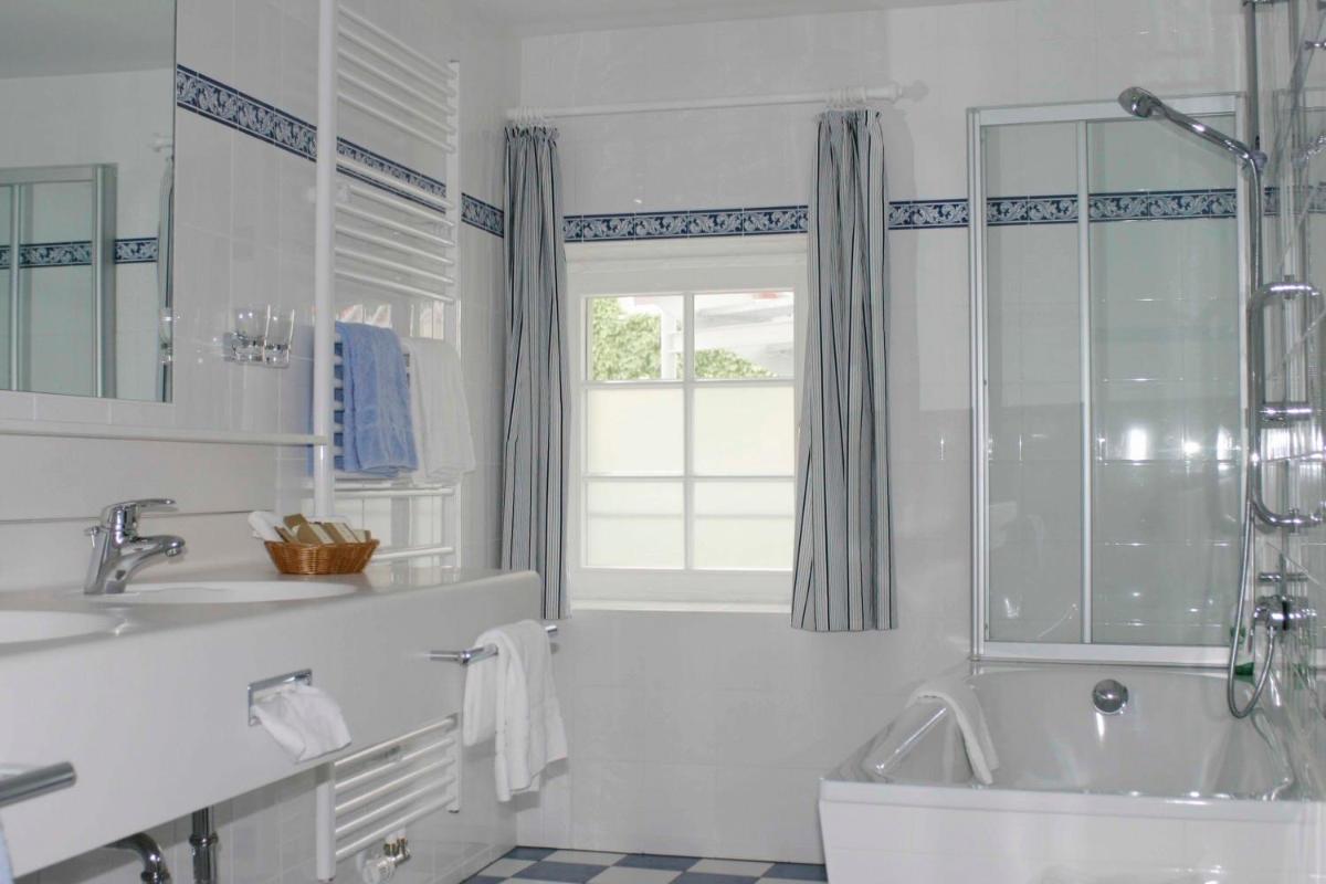 Romantik Hotel Tuchmacher - Housity