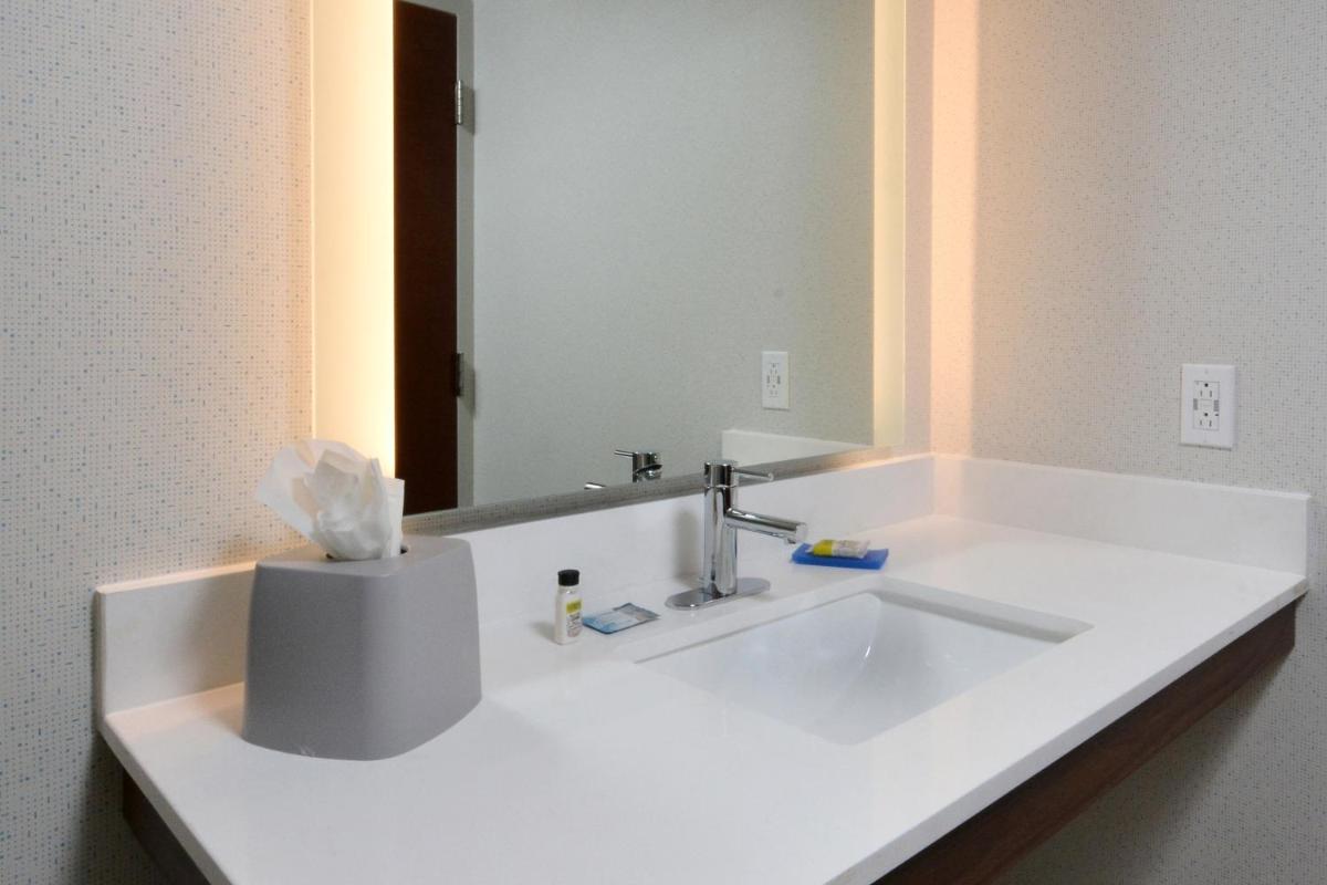 Holiday Inn Express Durham by IHG - Housity