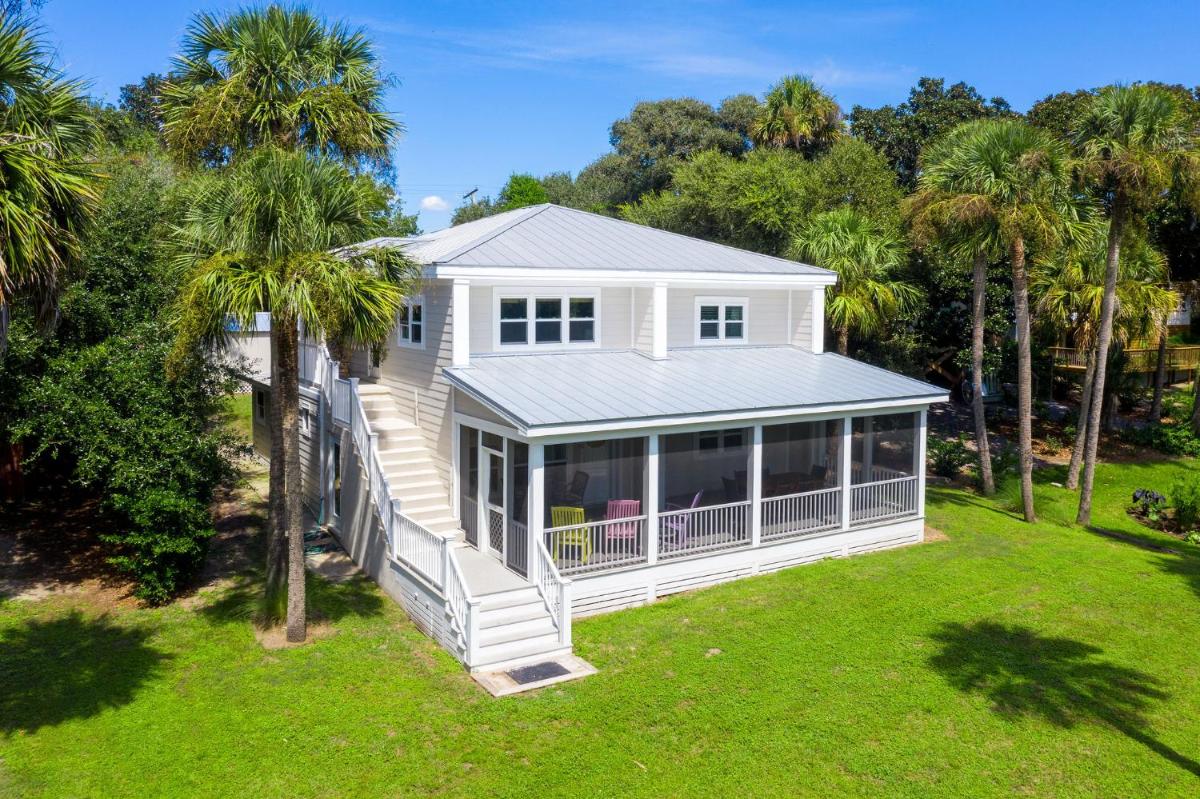 612 E Ashley - Shore Beats Work - 4 Bedrooms - Housity