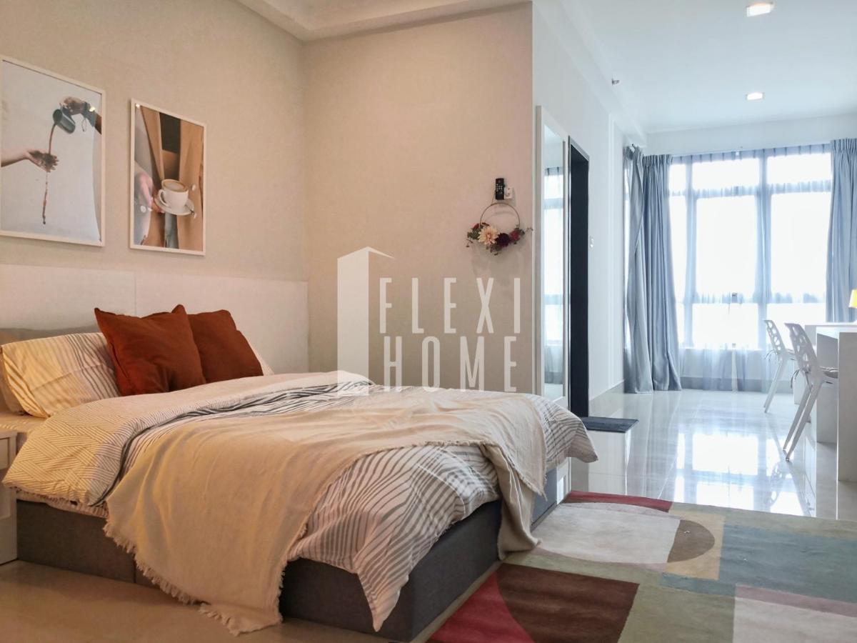 9am-5pm, SAME DAY CHECK IN AND CHECK OUT, Work From Home, Shaftsbury-Cyberjaya, Comfy Home by Flexihome-MY - Housity