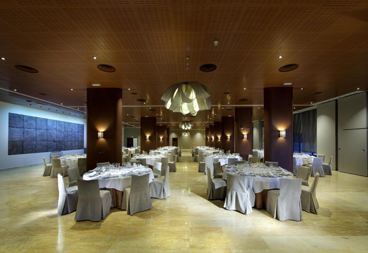 Un restaurante o sitio para comer en Parador de Lorca